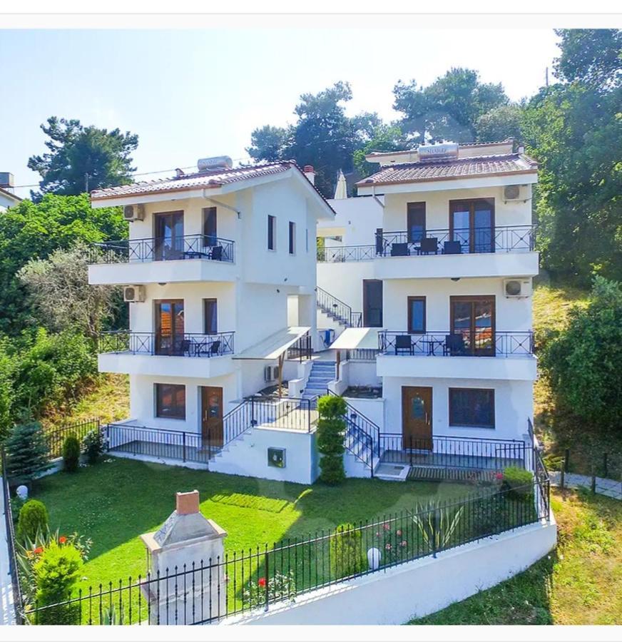 Loretta Maisonettes And Studios 克里斯阿穆迪亚 外观 照片